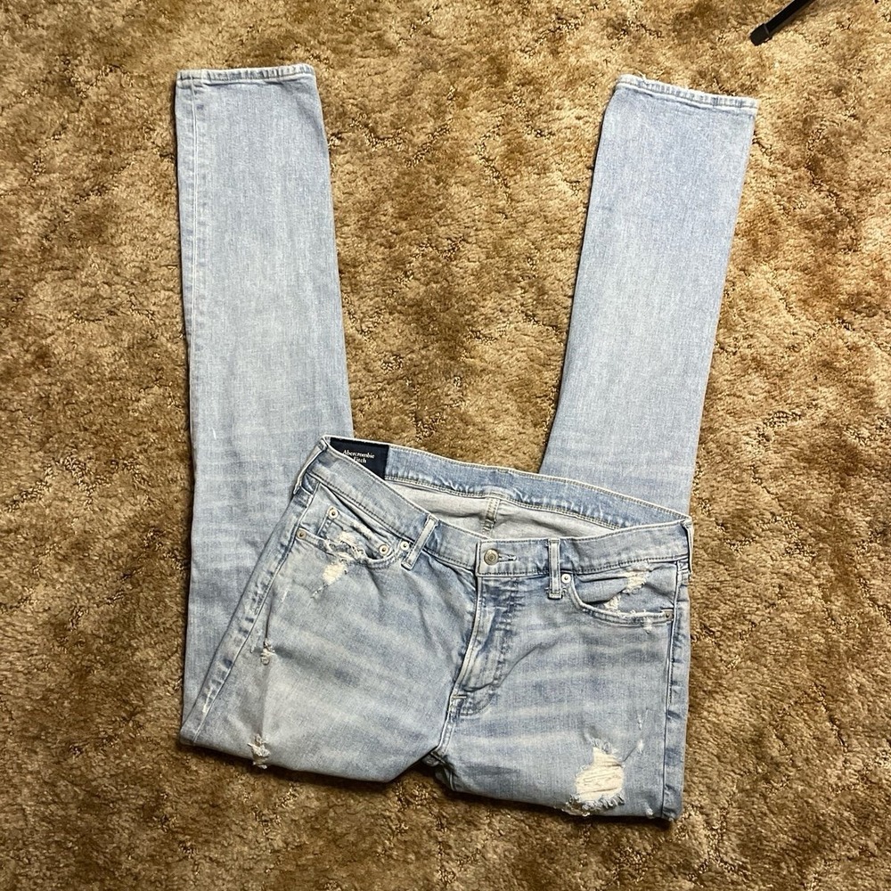 Abercrombie & Fitch Men's Light Wash Skinny Stretch Jean Size 32 x 34